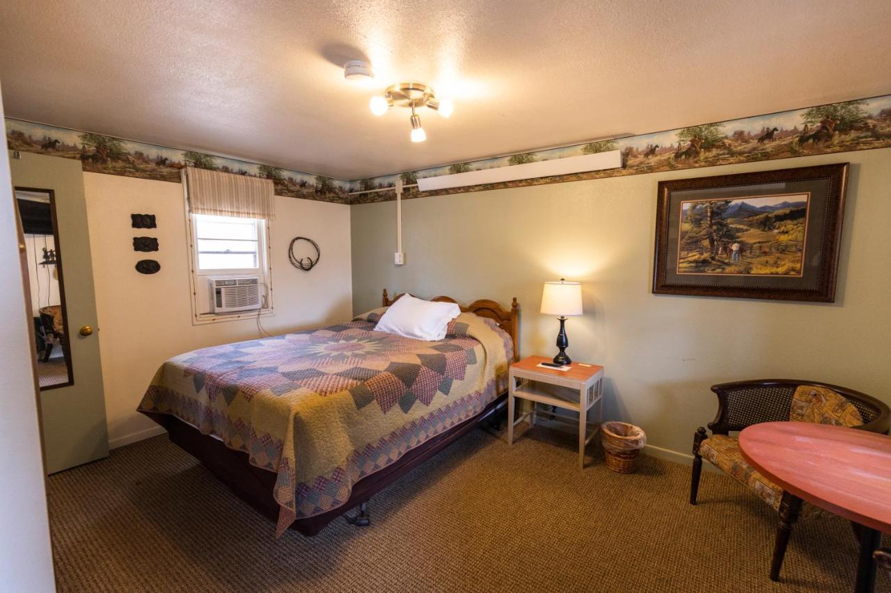 Sunset Rv Park And Motel ベル・フォーシェイ エクステリア 写真