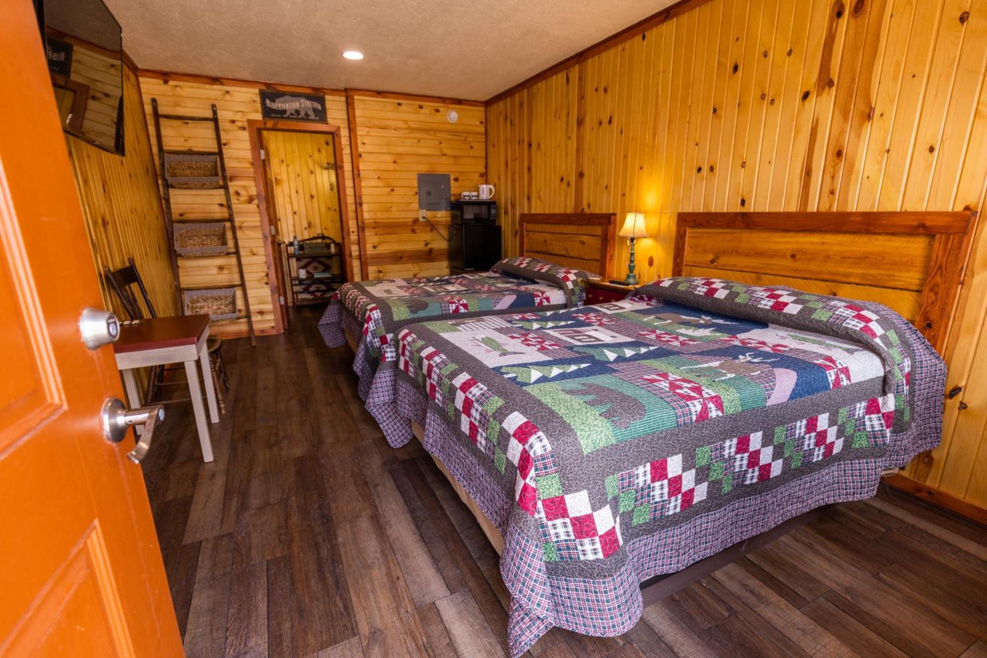 Sunset Rv Park And Motel ベル・フォーシェイ エクステリア 写真